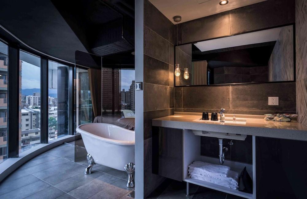 Calligraphy Greenway Hotel