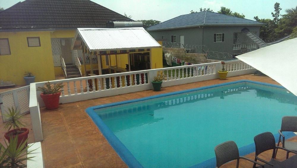 Ocho Rios Cinnamon Villas