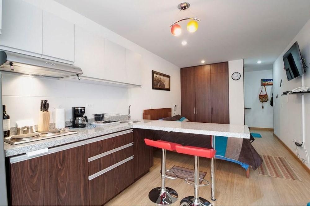 Colombian Studio K57 A