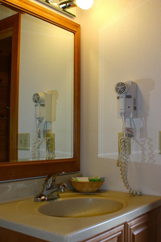 Denali Grizzly Bear Resort