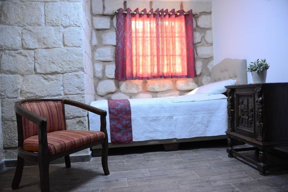 Mensa Christi Guesthouse