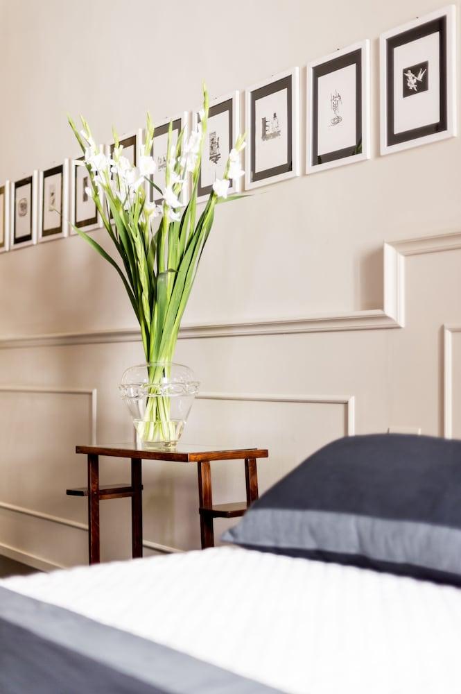 Arnobio Florence Suites