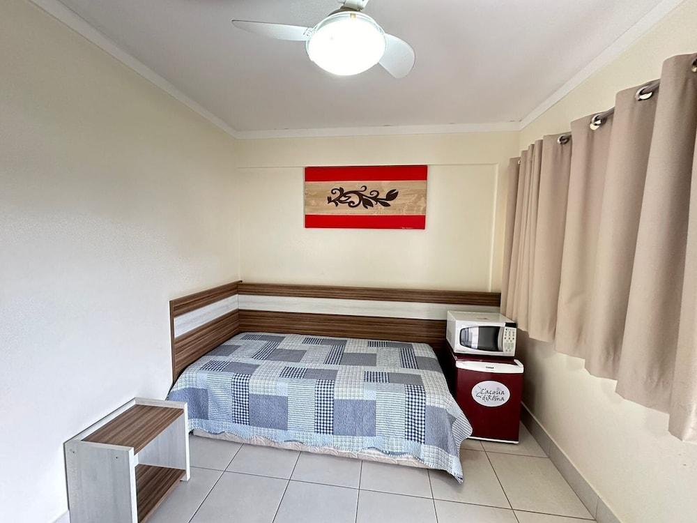 Lacqua DiRoma III Via Caldas