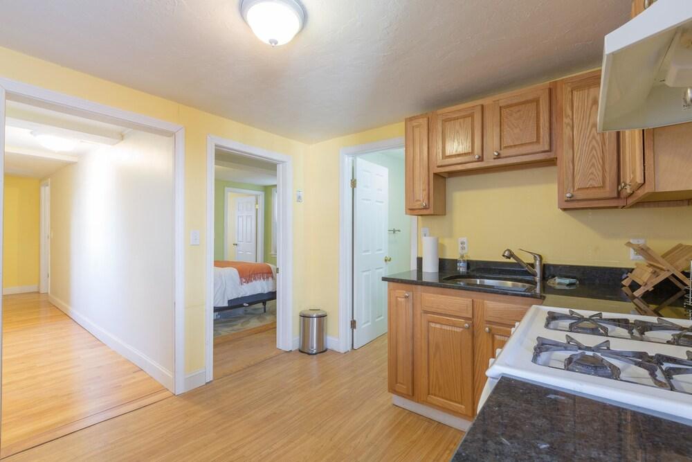 Kendall Square Apartments by Next Star