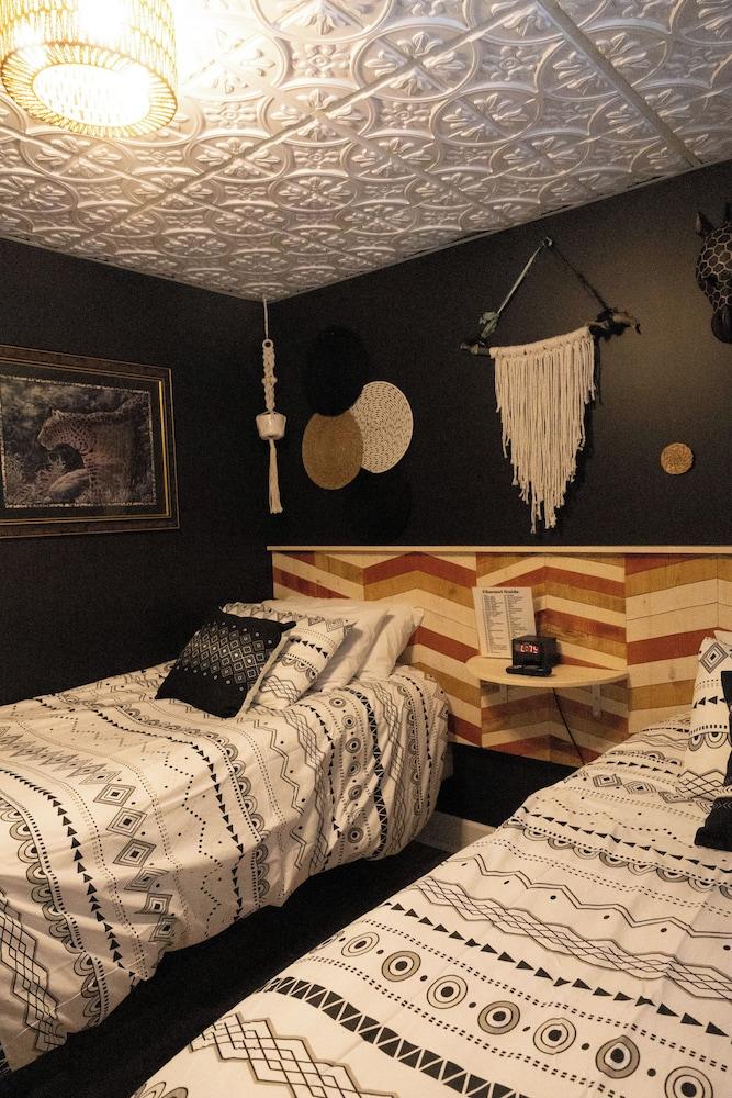 Monroe Street Suites