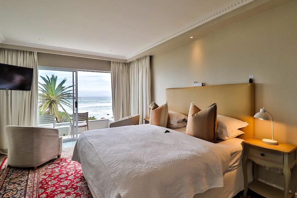 Hermanus Beachfront Lodge