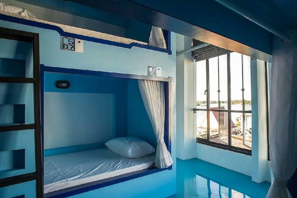 The Port Hostel By Suwatchai