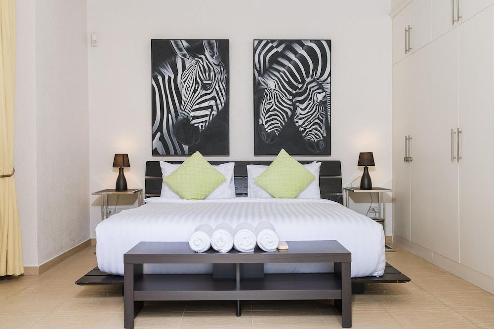 Luxury Pool Villa SRV