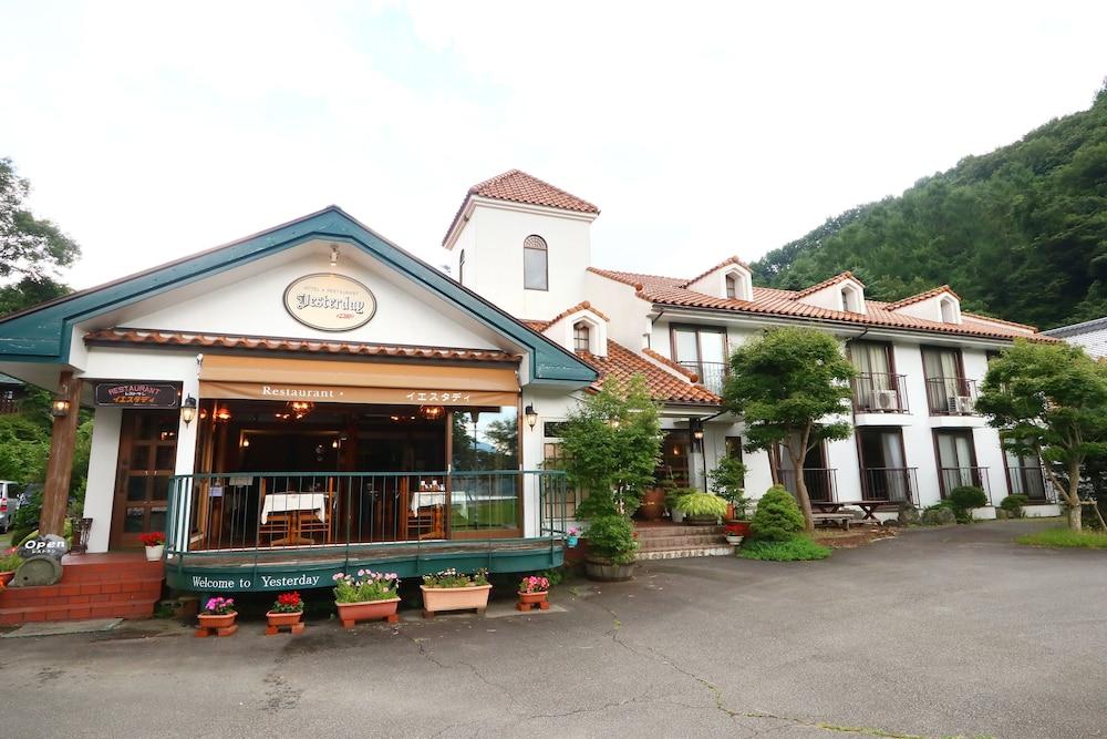 Hotel & Restaurant Yesterday