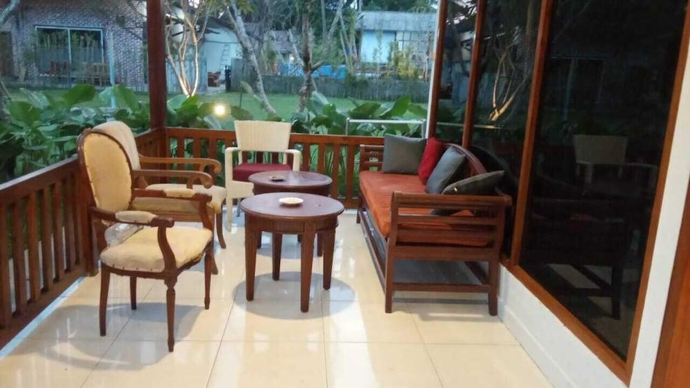 SAESEA Private Beach & Resort