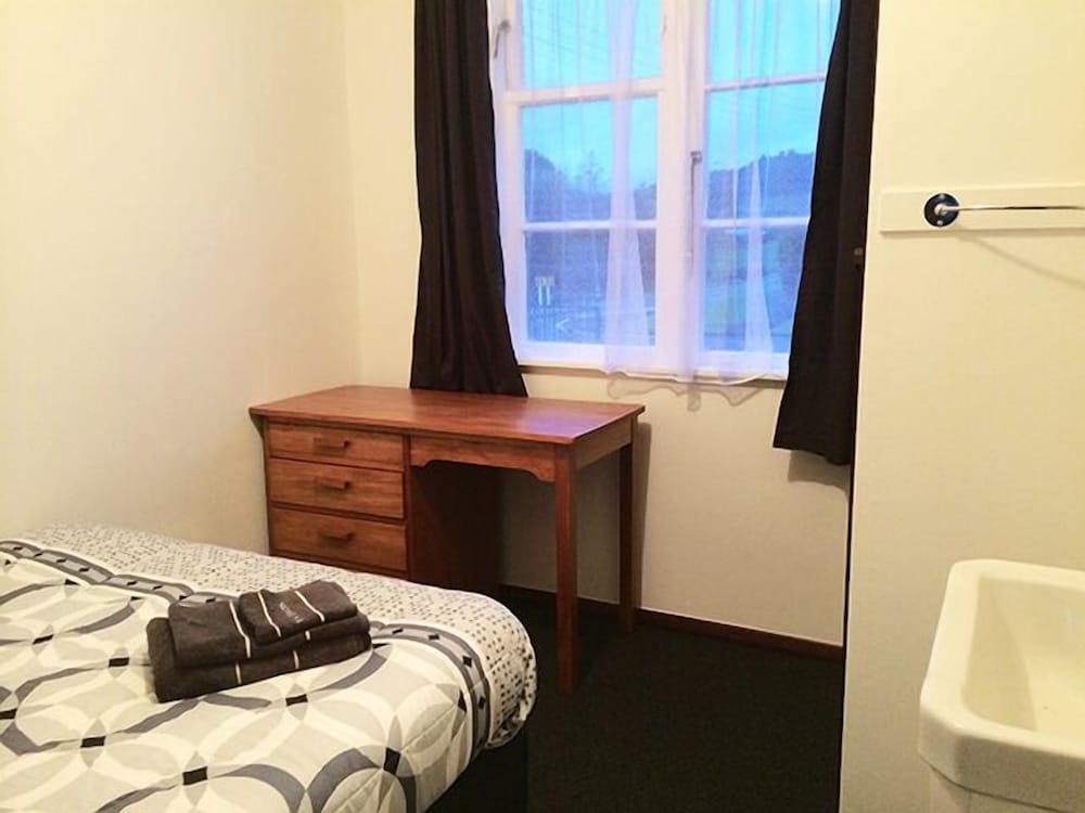 Wooden Heart Cafe and Benneydale Lodge