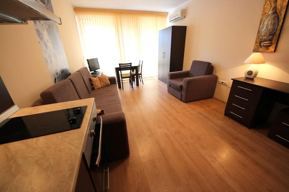 Menada Chateau Valon Apartments