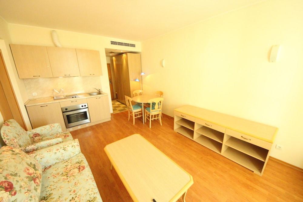 Menada Oasis Resort Apartments