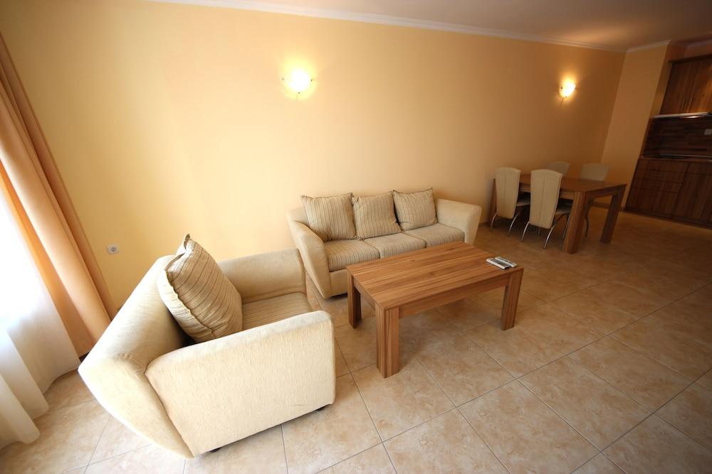 Menada Sea Regal Apartments