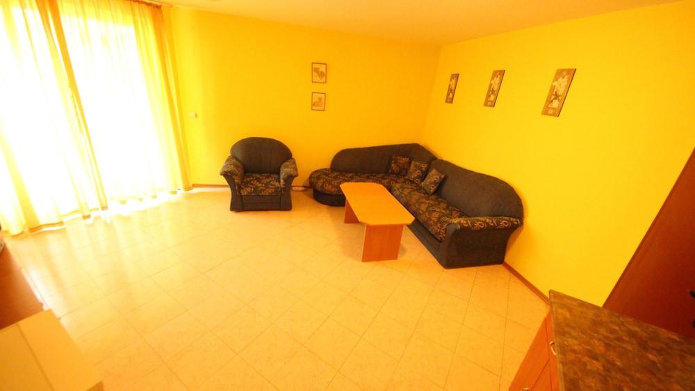 Menada Alfa Apartments