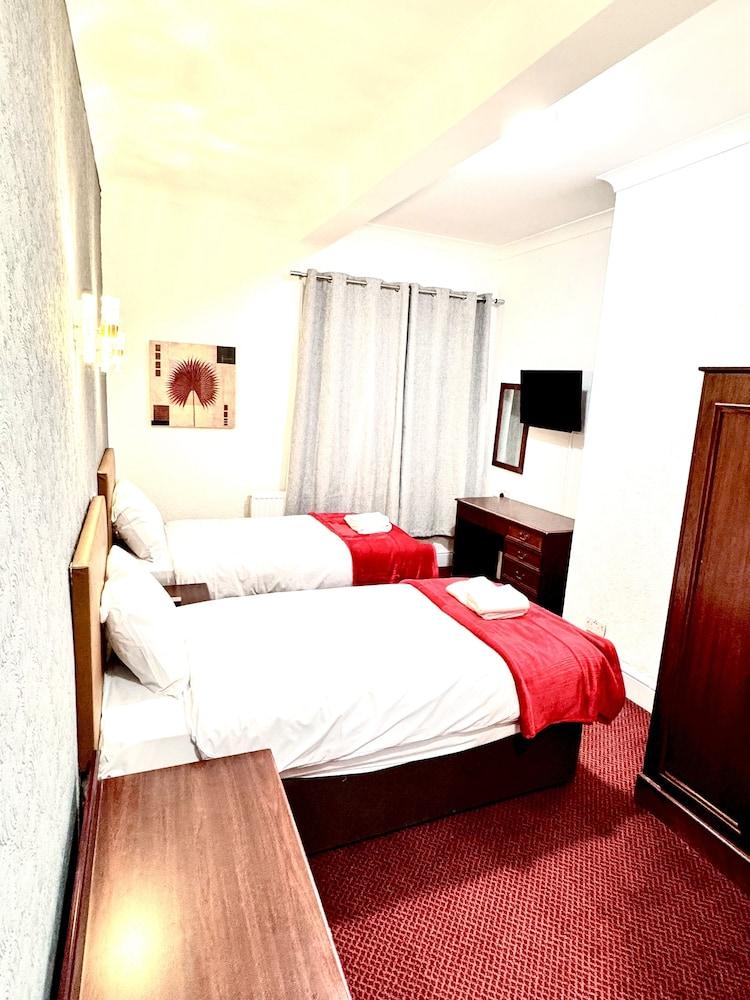 George And Dragon Place.