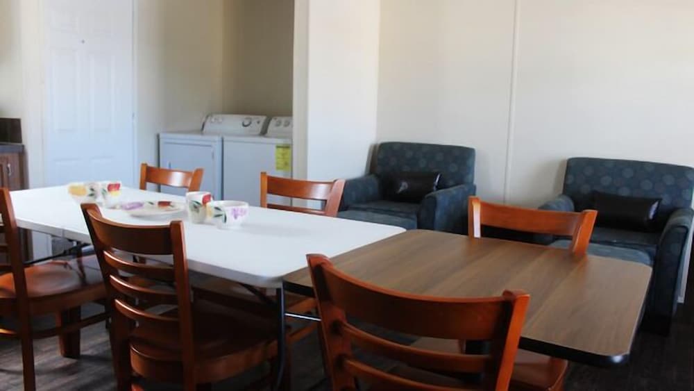 Shale Lodge Pleasanton