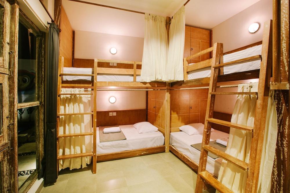 Lokal Bali Hostel
