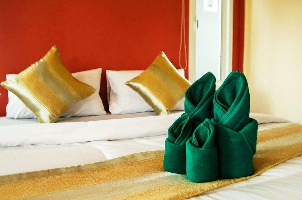 Popular Lanta Resort