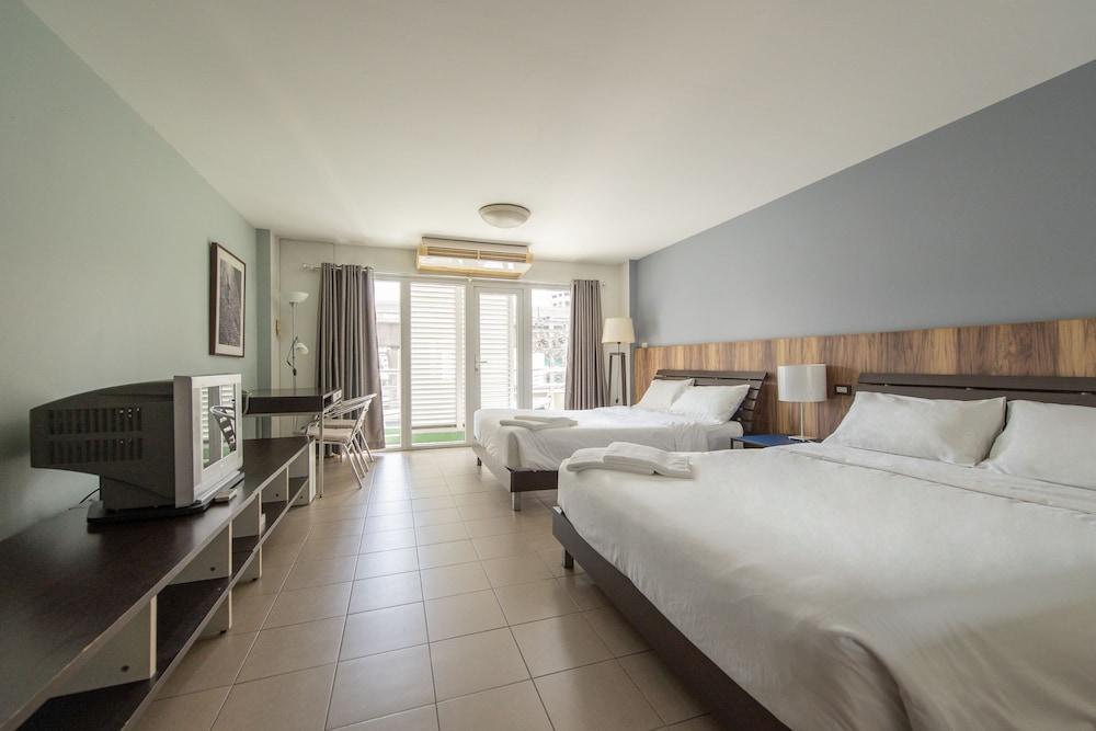 Sathorn Terrace Apartment