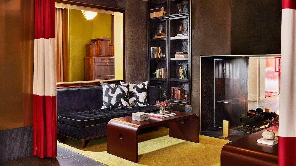 Goldener Hirsch, Auberge Collection