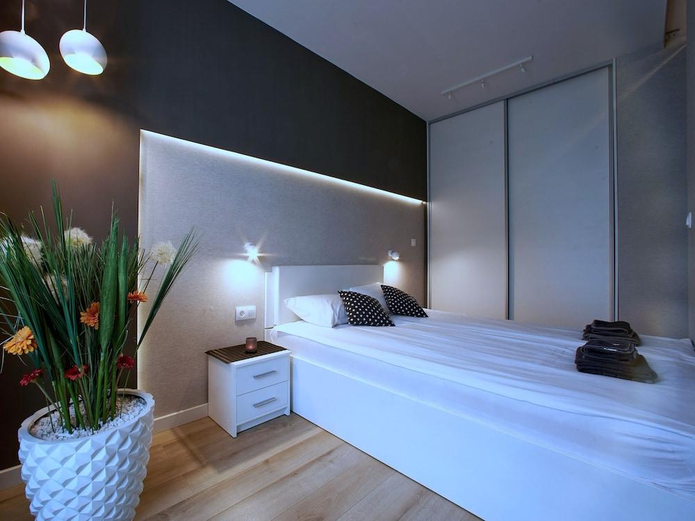 4UApart - Apartment suite Platan Grey