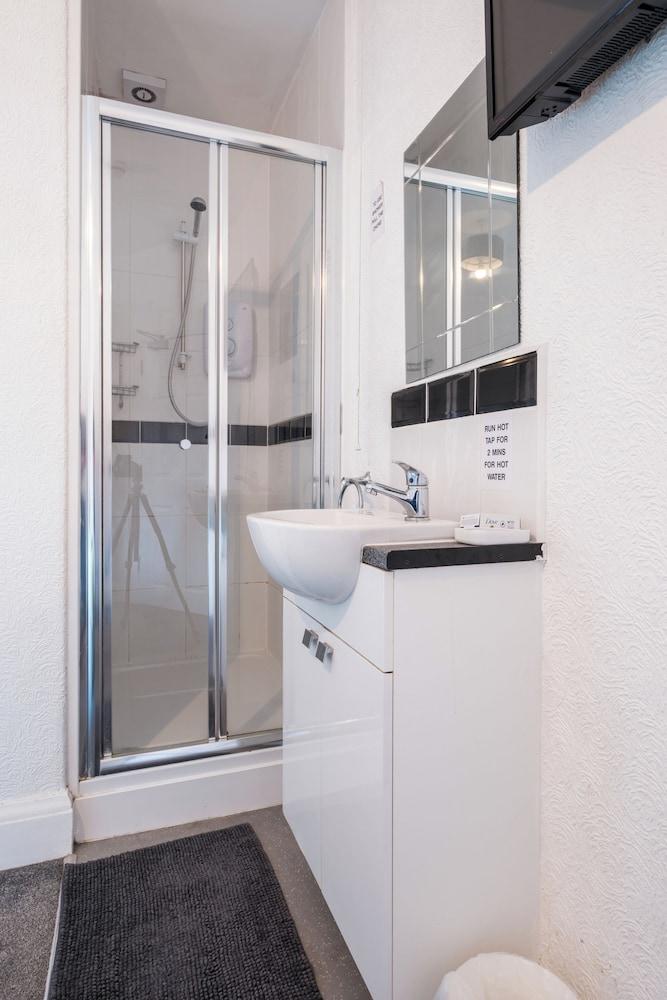 OYO The Pickering Park