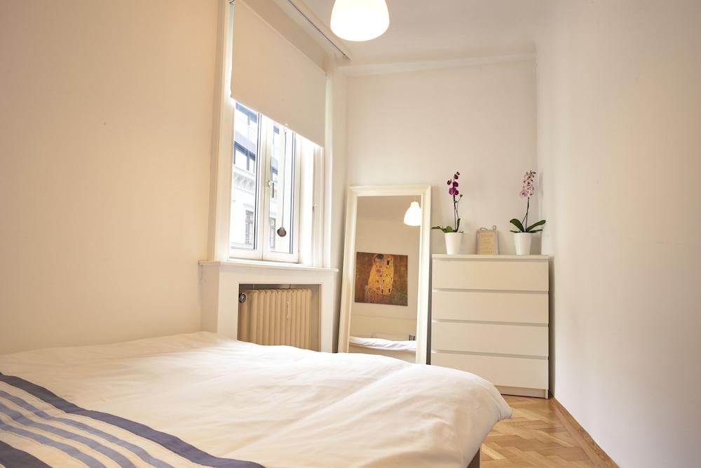 Opera Street Apartments