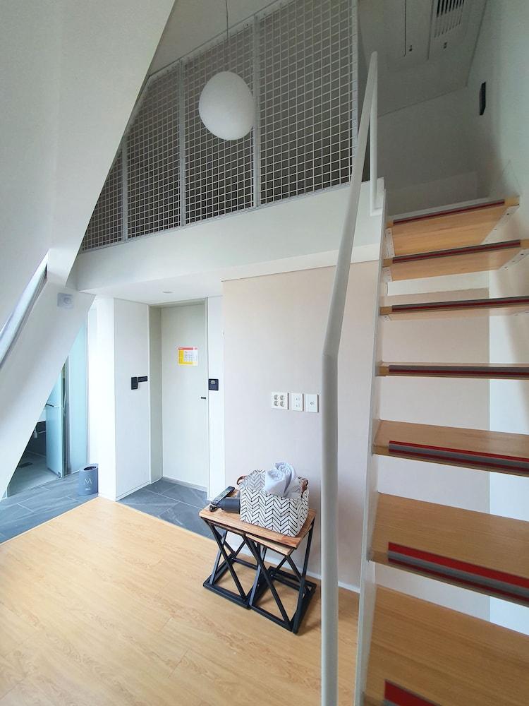 Yolo Guesthouse - Hostel