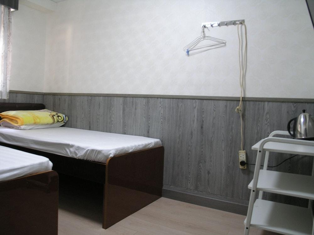 Majestic 7 Guest House