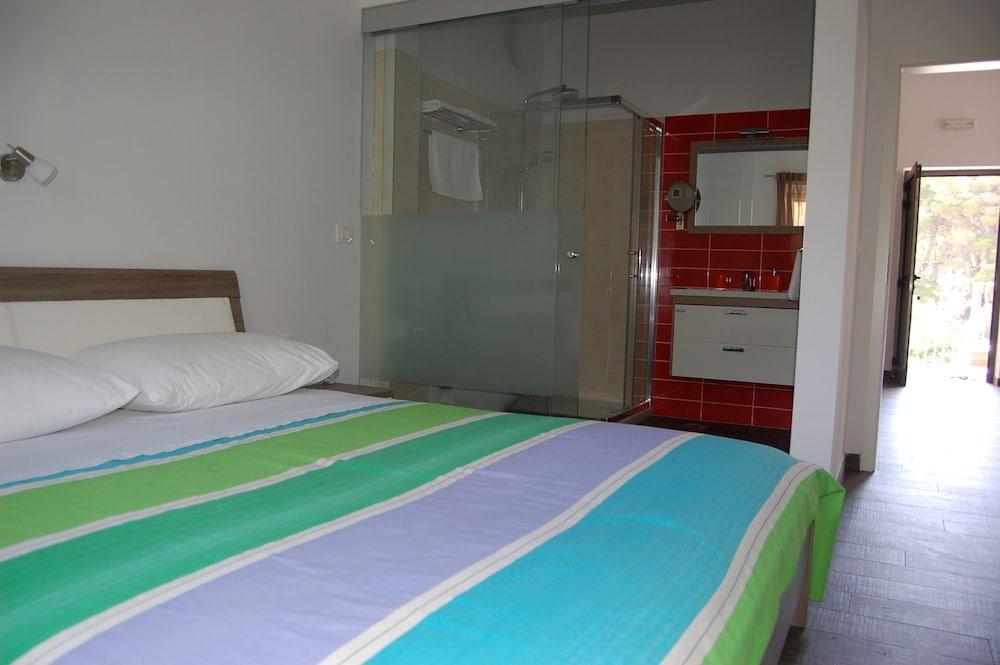 Gorgonia Suites