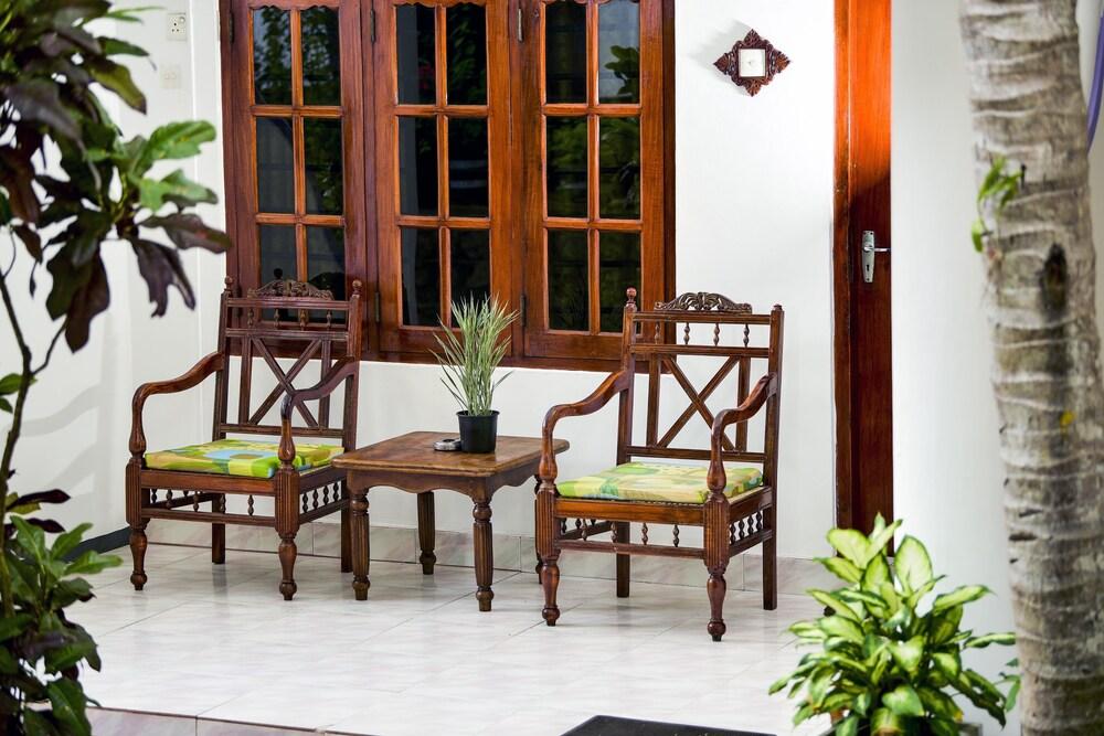 Hotel Happy Night & Restaurant