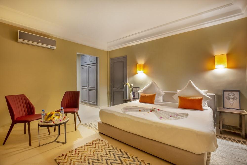 Malaya Suites & Villas