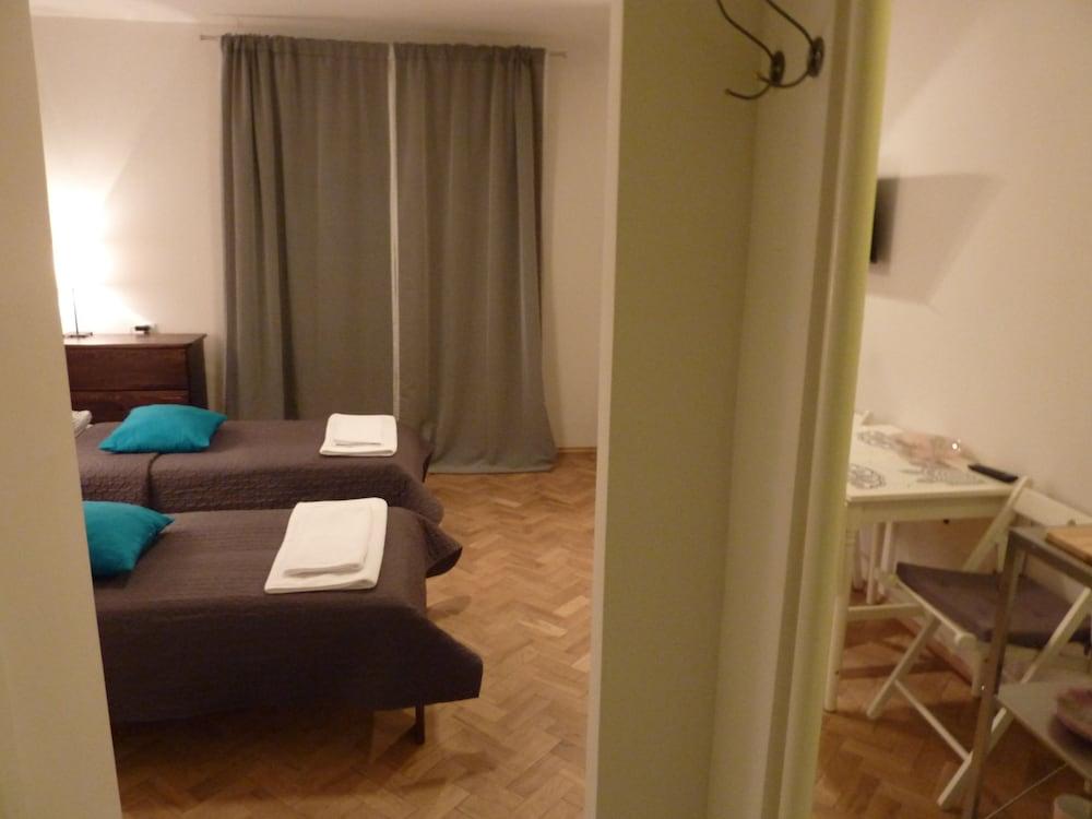 Koro de Varsovio - Ciasna 10