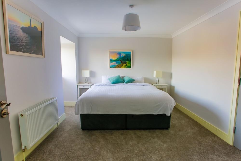 The Red Cottage & Stables