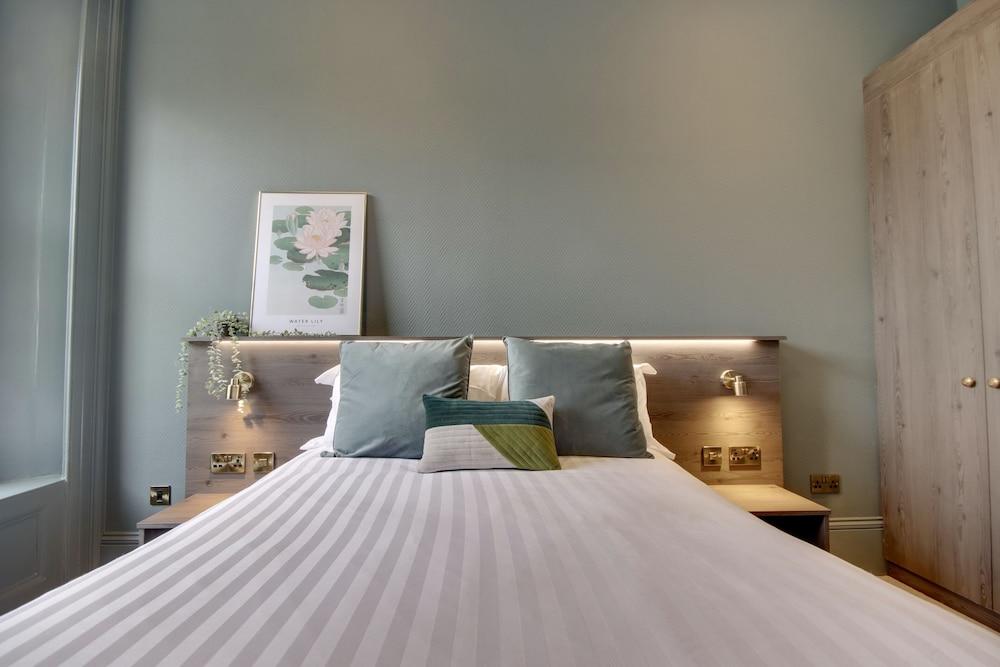 Orange Grove Hotel & Gardens