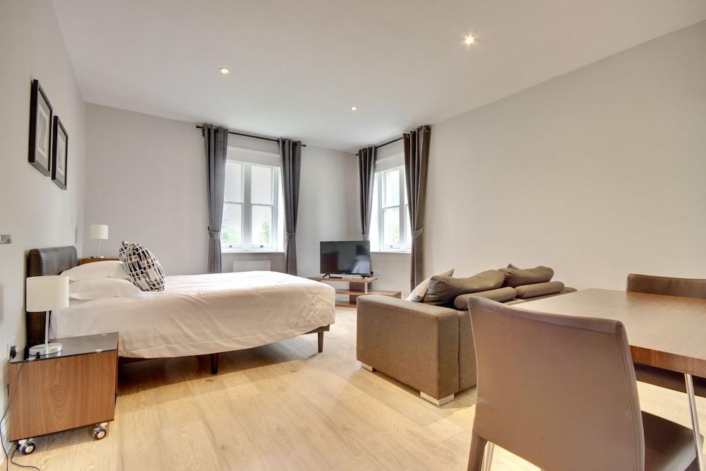 Orange Grove Hotel & Gardens