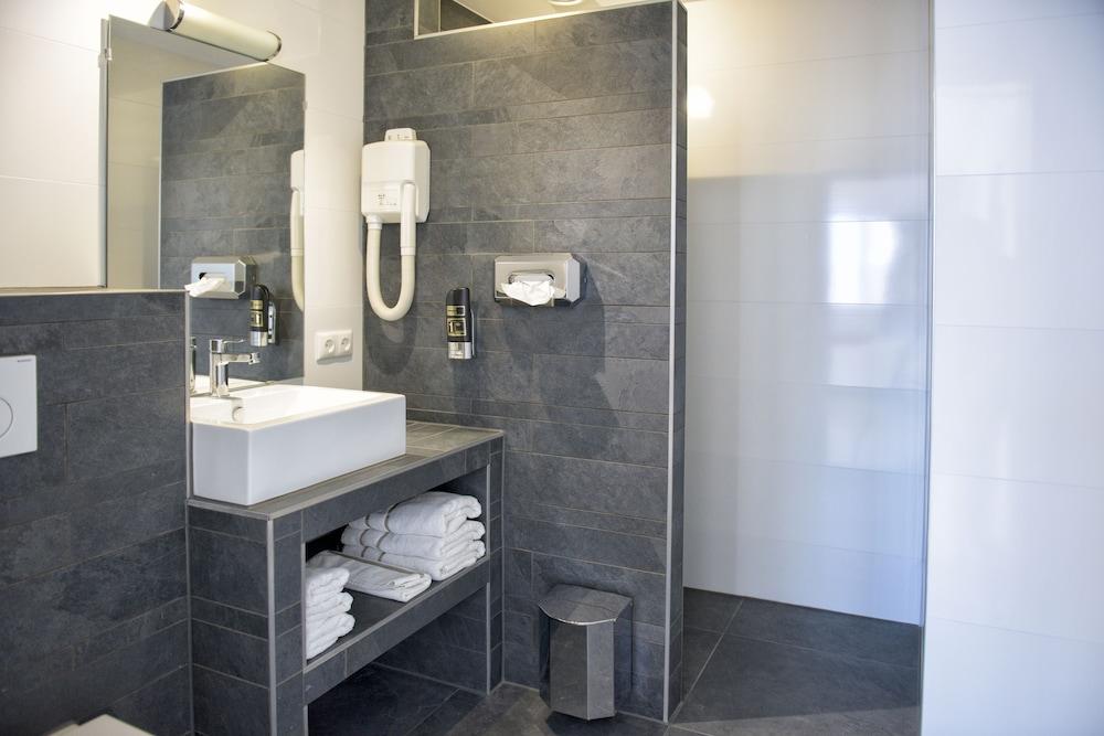 Hotel et le Café de Paris