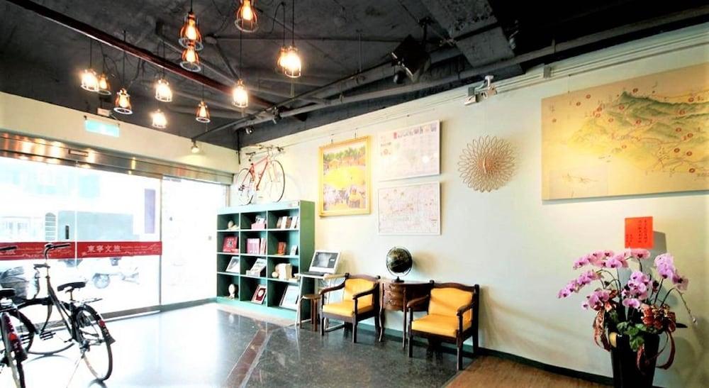 DongNing Atlas Hotel