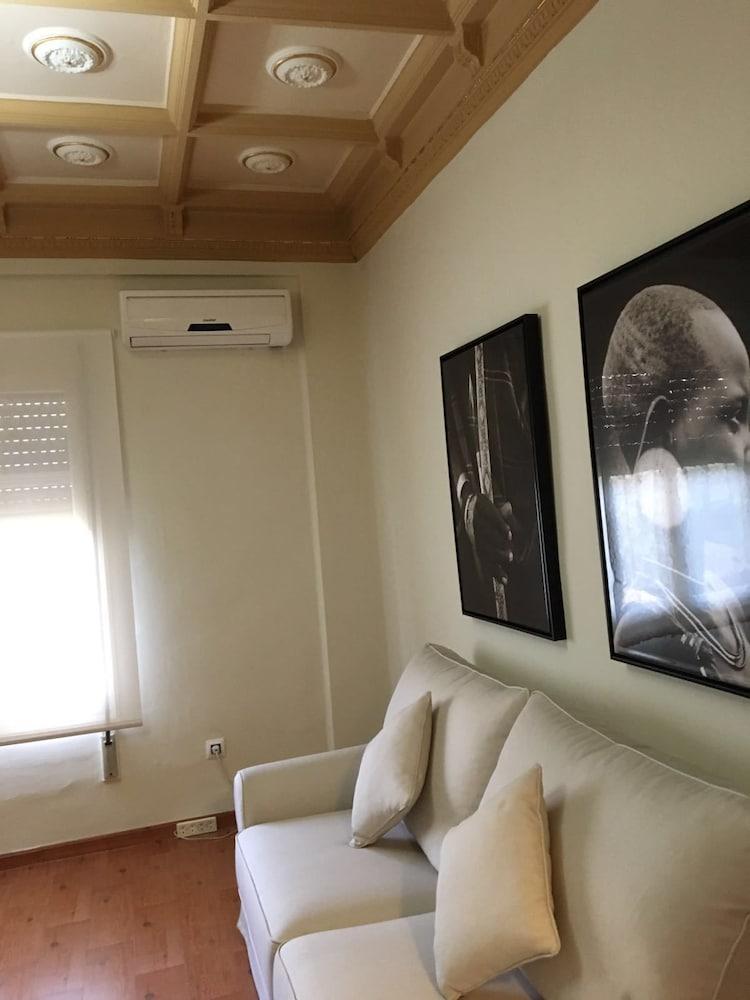 Marais Apartments by Hoom