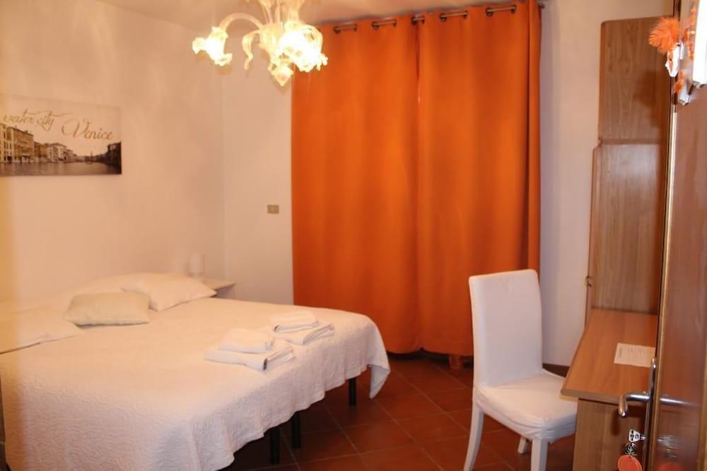 Airport Venice Diego 2