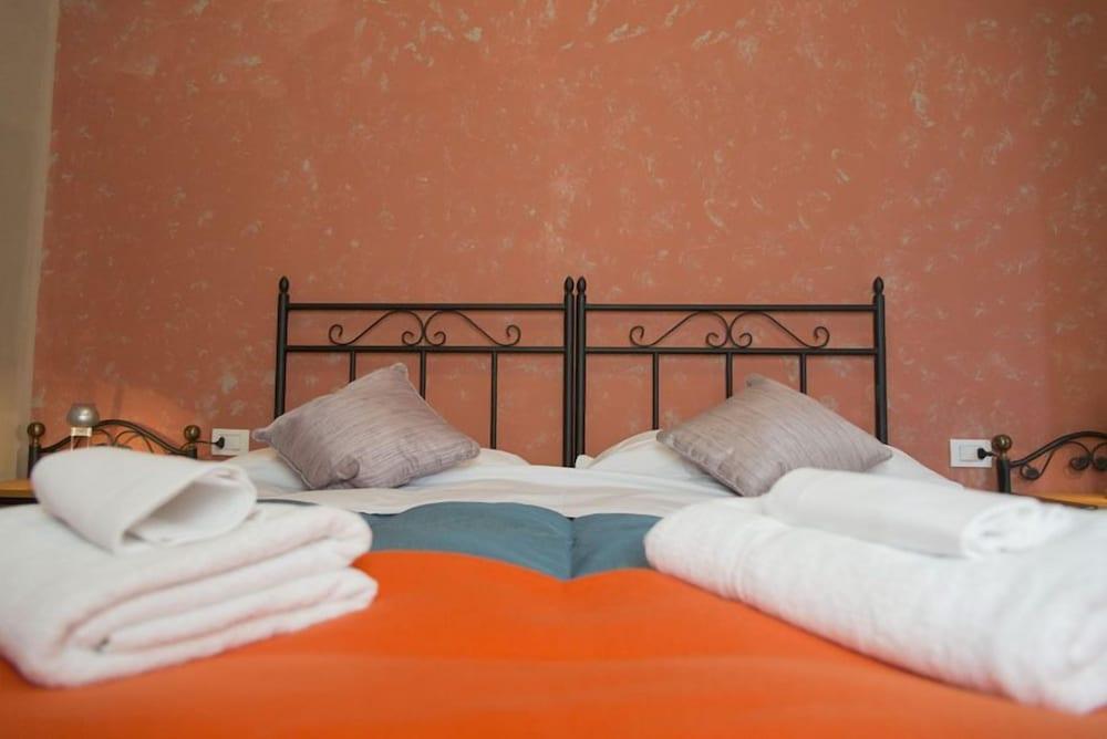 Florence Decamerone B&B