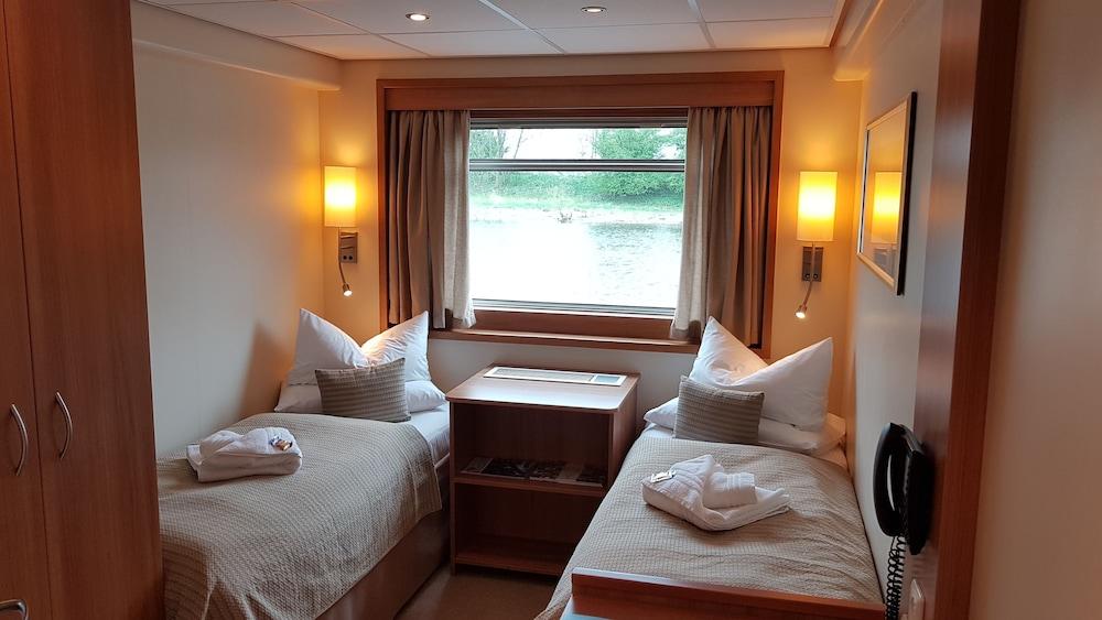 Hotelkabinenschiff Junker Jörg