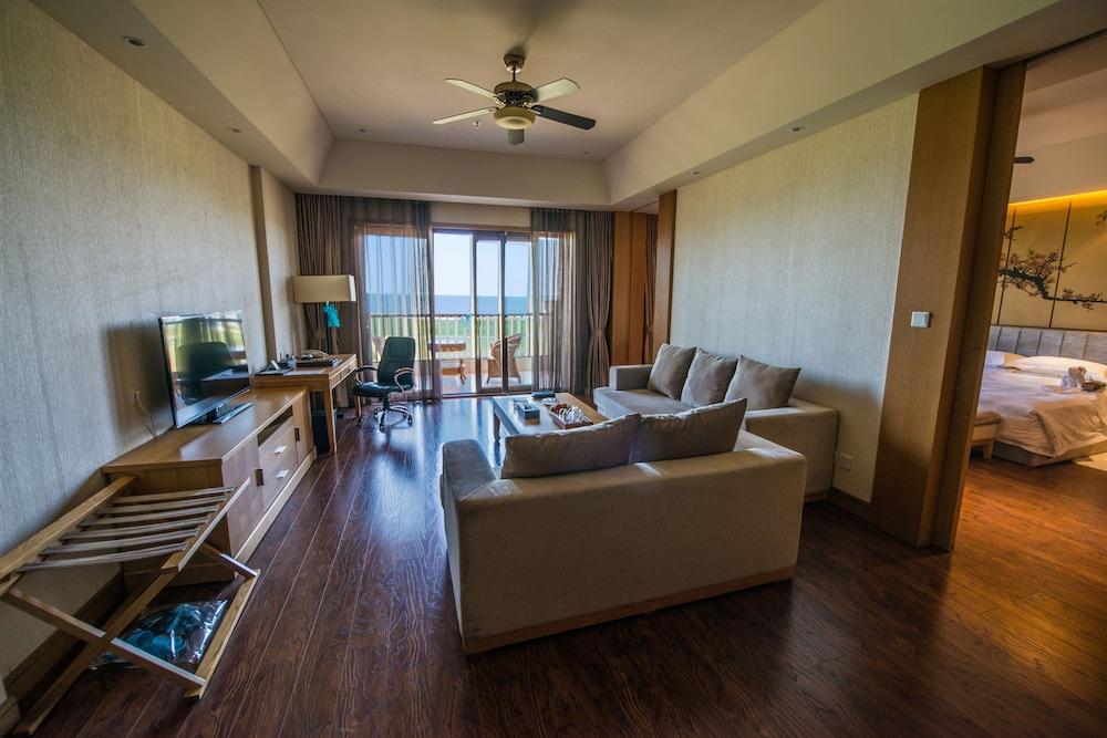 Arcadia seaside holiday hotel Beidaihe