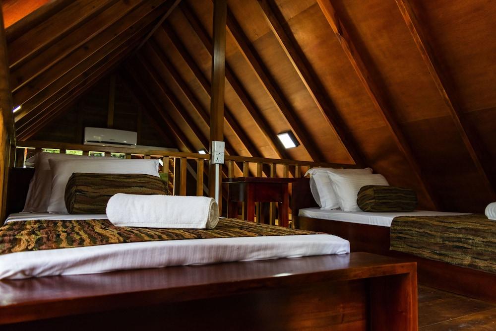 Kandy Cabana Eco Resort