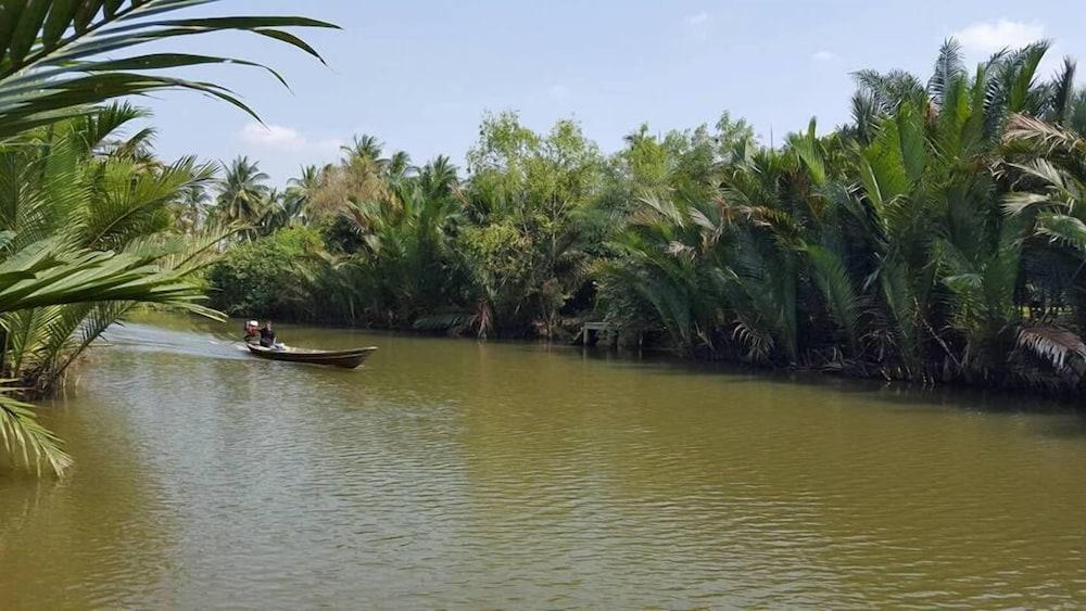 Rim Nam Lomyen Resort