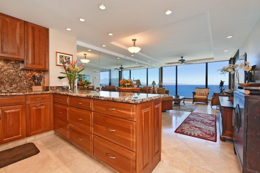 Mahana Resort #1204 1 Bedroom Condo by RedAwning