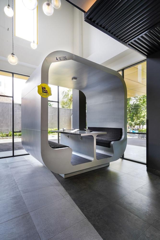 YELLO Hotel Manggarai Jakarta