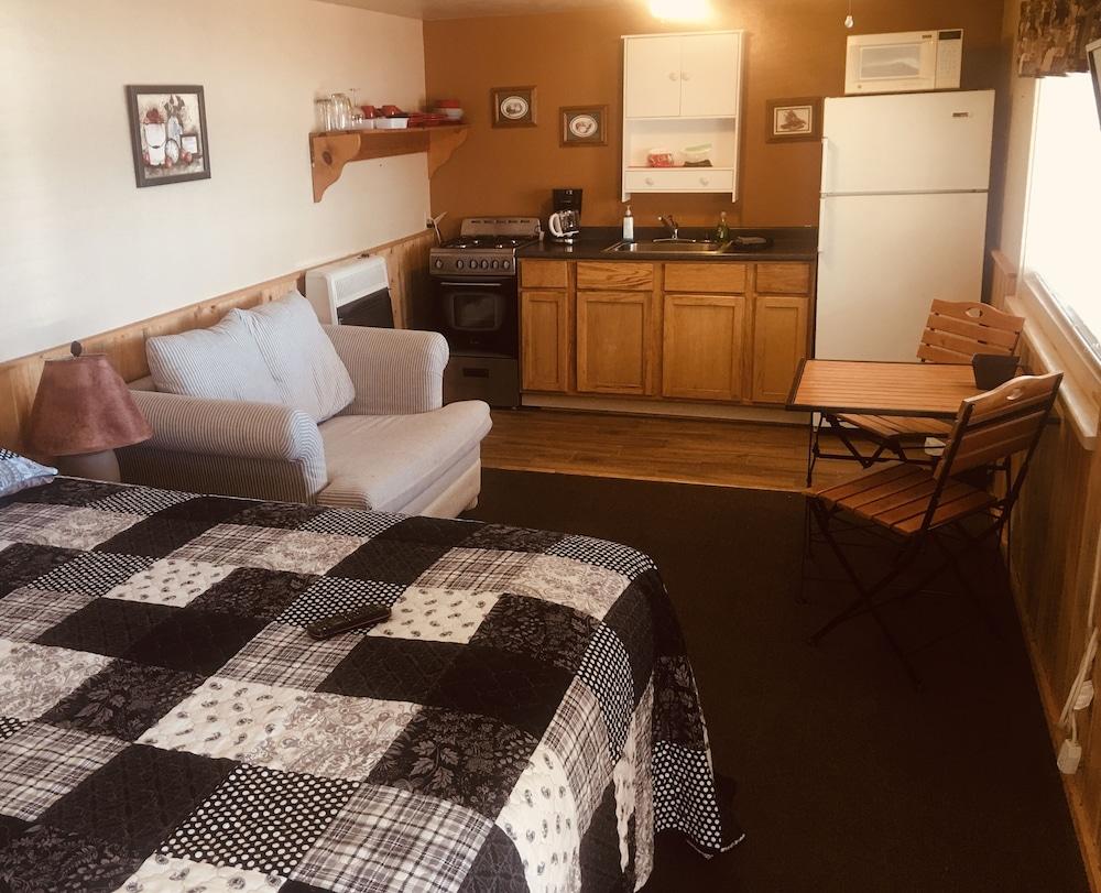 Rainbow's End Resort on Rainbow Lake