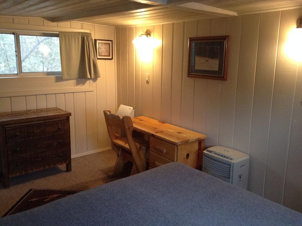 Rainbow's End Resort on Rainbow Lake